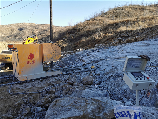 長沙凱發(fā)超硬材料科技有限公司,長沙礦山石材開采設(shè)備銷售,長沙金剛石繩鋸機銷售,金剛石串珠繩生產(chǎn)銷售，水平鉆機生產(chǎn)銷售