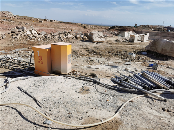 長沙凱發(fā)超硬材料科技有限公司,長沙礦山石材開采設(shè)備銷售,長沙金剛石繩鋸機銷售,金剛石串珠繩生產(chǎn)銷售，水平鉆機生產(chǎn)銷售